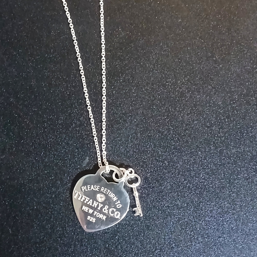 Return To Tiffany & Co. Heart Tag & Key With A Diamond